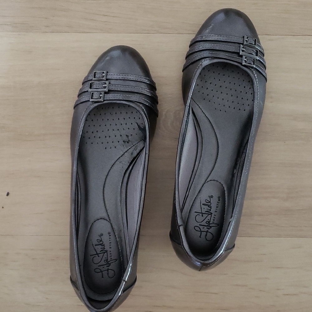 Life Stride Metallic Gray Loafers